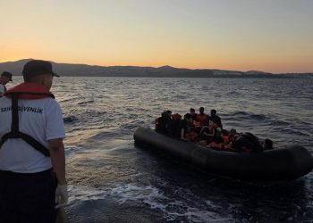 İzmir’de 80 düzensiz göçmen yakalandı