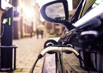 Türkiye’de sürücülerin otomobil tercihi hibrit ve elektrikliye dönüyor
