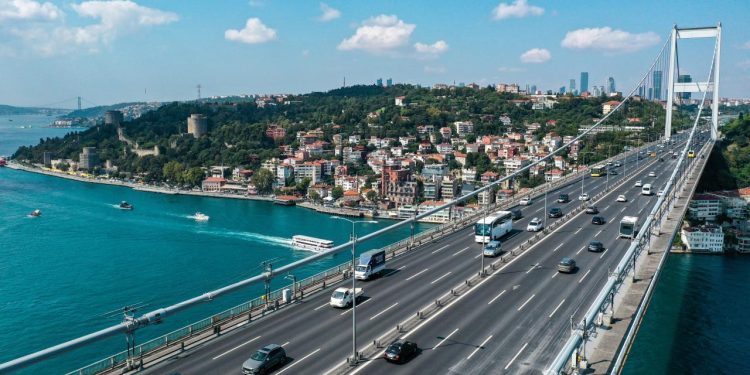FSM Köprüsü’nden geçen araç sayısı 2,3 milyara yaklaştı