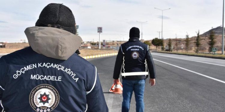 Yurt genelinde 355 düzensiz göçmen yakalandı
