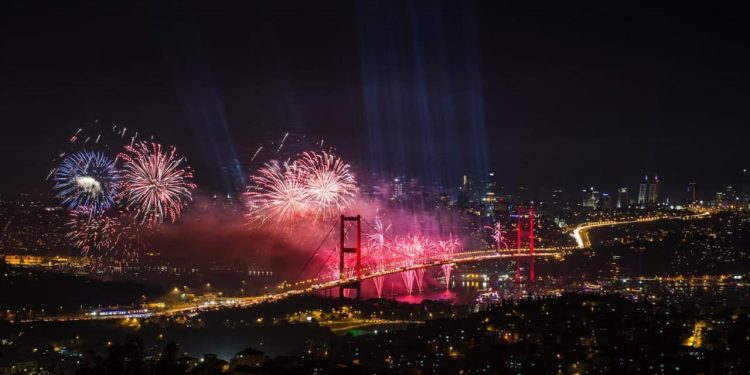 İstanbul’da havai fişek ve meşale kullanımı yasaklandı