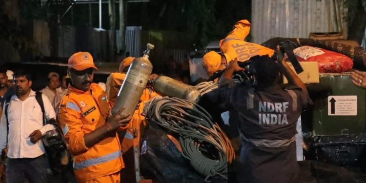 Hindistan’da hidroelektrik projesinin tüneli çöktü: 10 ölü