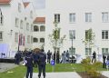 Avusturya, Hitler’in doğduğu evi neo-Nazi ziyaretlerini engellemek için polis karakoluna dönüştürdü