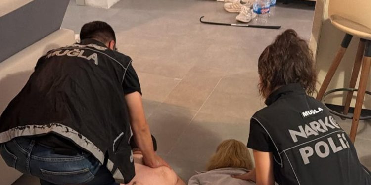 Interpol tarafından kırmızı bültenle aranan zanlı yakalandı