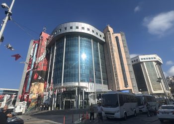 İzmit Belediyesine yönelik ‘yolsuzluk’ operasyonu