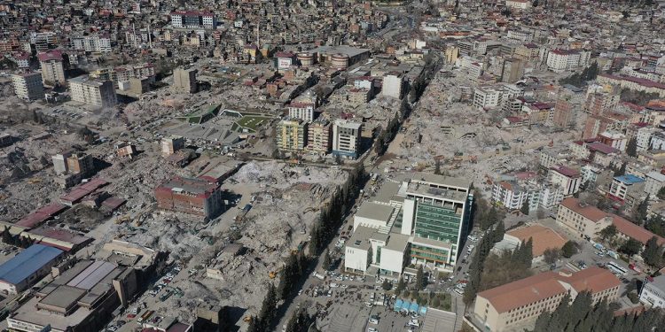 Depremde 115 kişinin öldüğü Penta Park Sitesi davasında karar