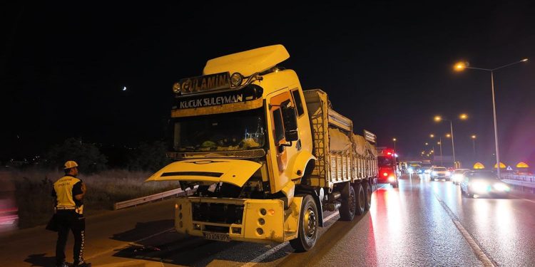 Facianın önüne geçildi: Freni patladı, polis yolu boşalttı