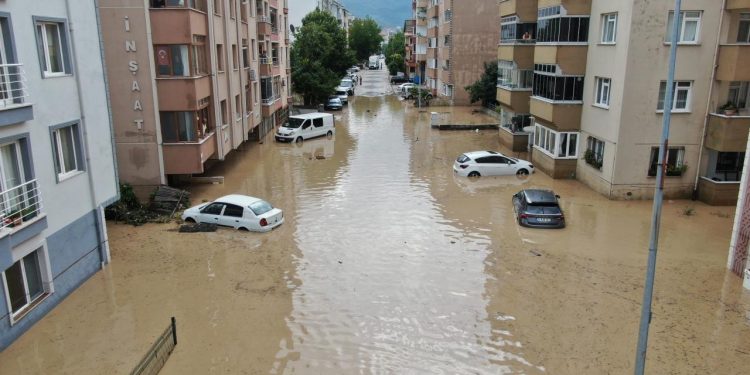 Kastamonu’da selden etkilenenler için 5 milyon lira kaynak aktarıldı