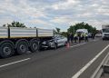 Otomobil, tırın altına girdi: 1 ölü, 6’sı çocuk 8 yaralı