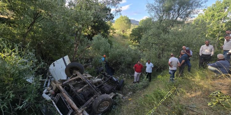 Bingöl’de kamyonet uçuruma yuvarlandı: 3 ölü, 2 yaralı