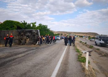Kırıkkale’de yolcu otobüsü devrildi: 41 yaralı