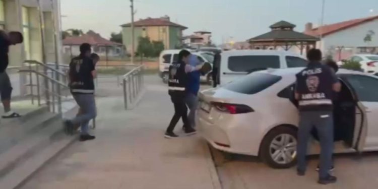 Ankara’da bir kişinin 2 milyon lirasını gasp eden şüpheliler Kırıkkale’de yakalandı