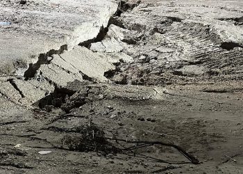 Burdur’da sağanak sonrası köprü yolunda çökme