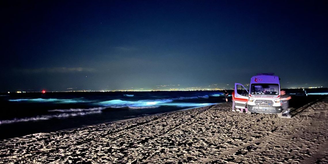 Mersin’de denize giren aynı aileden 3 kişi boğuldu