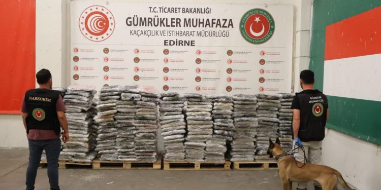Kapıkule’de 1,2 ton uyuşturucu ele geçirildi