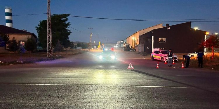 Kaza sonrası kaçmaya çalışırken dehşet saçtı: 1 ölü, 2 yaralı