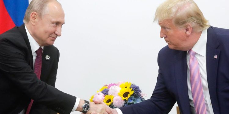 Putin ve Trump telefonda görüştü