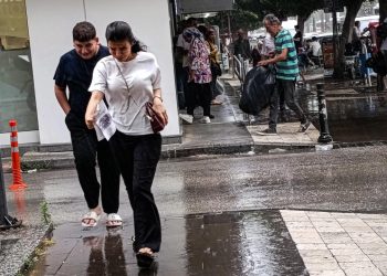 Adana’da temmuzda sağanak yağış