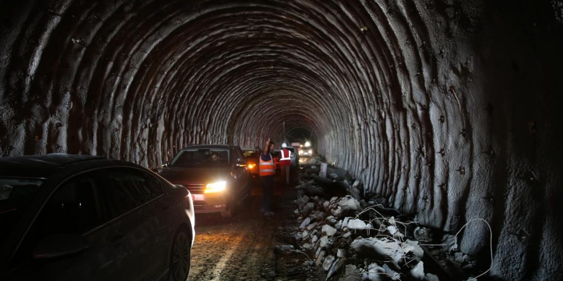 Tatvan Çevre Yolu’nun gelecek yıl tamamlanması hedefleniyor