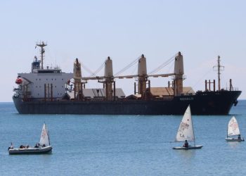 Tekirdağ’da karaya oturan yük gemisi çevresinde güvenlik önlemi alındı