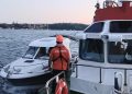 Sarıyer açıklarında su alan teknedeki 2 kişi kurtarıldı