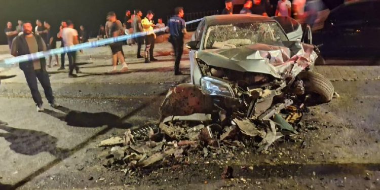 Hakkari’de iki otomobilin çarpıştığı kazada 7 kişi yaralandı