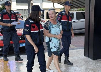 Haşema giyen çocuğun havuza alınmadığı iddiasında tutuklama