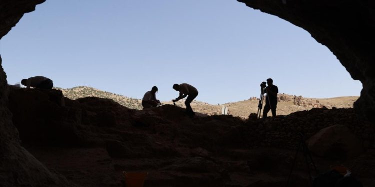 İlk kez mağara duvarlarında antik insan DNA’sı keşfedildi