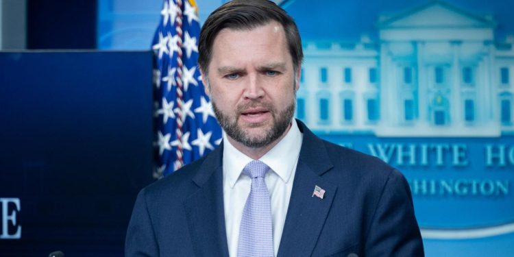 ABD Başkan Yardımcısı Vance: Trump, mecbur kalmadıkça İran’a orduyu göndermeyecek