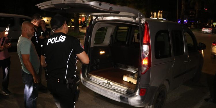 Adana’da, aranan 35 şüpheli yakalandı