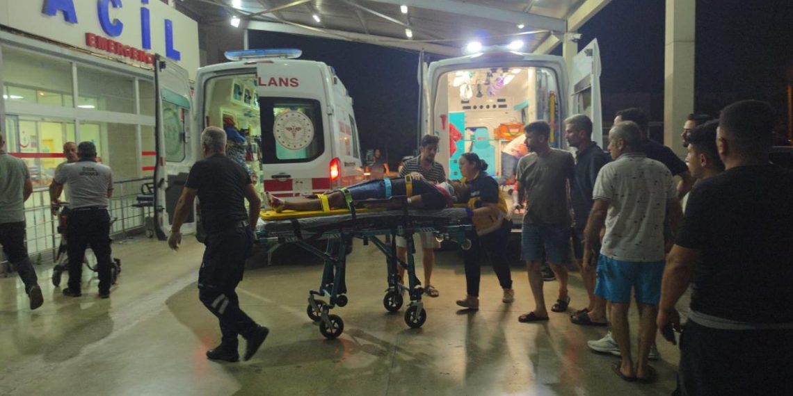 Adana’da iki otomobil çarpıştı: 4 yaralı