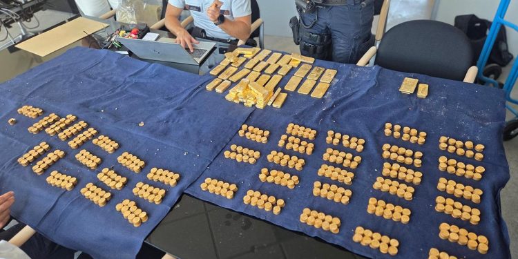İnşaat işçileri şantiyede 40 altın külçe ile 4 bin altın sikke buldu