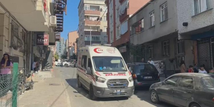 Evde deodorant kutusu patladı: 2’si çocuk 3 yaralı