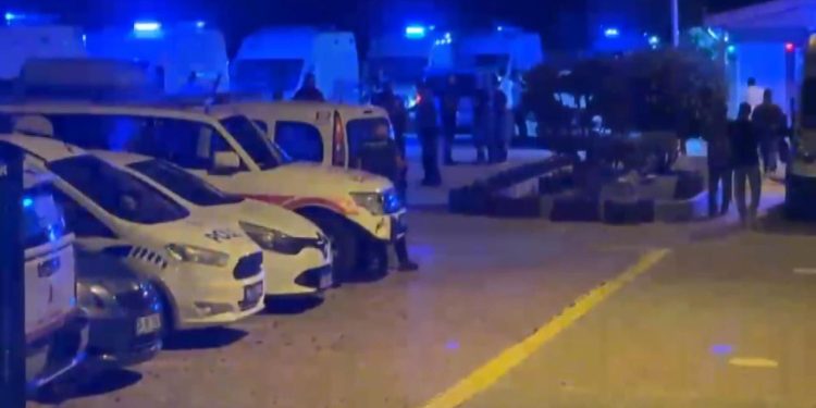 Gemide zehirlenme şüphesi: 4 kişi hastanelik oldu