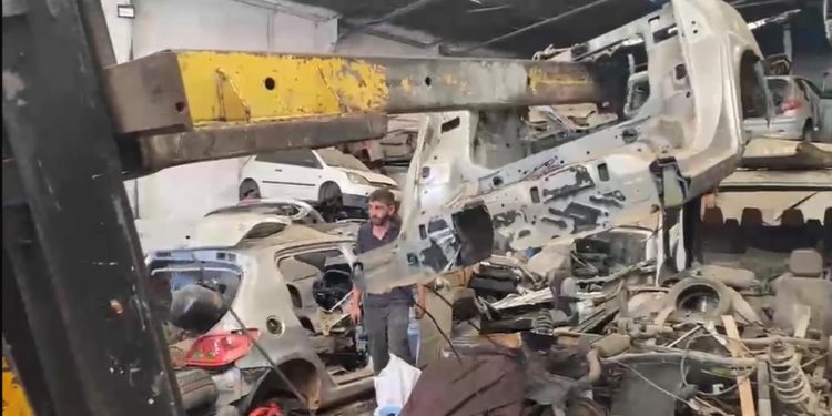 Araçların şasi numaralarını değiştiriyorlardı, 3 şüpheli gözaltında