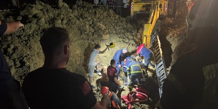 Bartın’da toprak altında kalan 2 kişi kurtarıldı