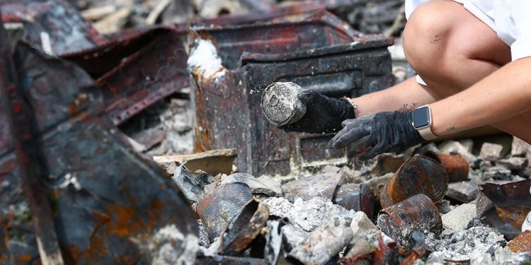 Fransa’daki orman yangını İkinci Dünya Savaşı’ndan kalma bombaları ortaya çıkardı