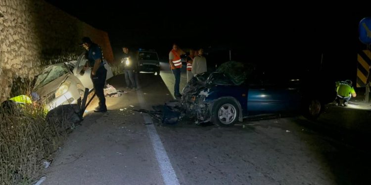 Bursa’da iki otomobi çarpıştı: 2 ölü, 6 yaralı