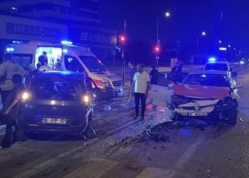 Bursa’da iki otomobilin çarpıştığı kazada 7 kişi yaralandı
