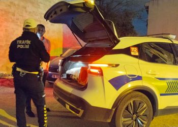 Alkollü ve ehliyetsiz sürücüye 255 bin lira ceza