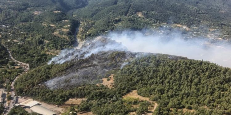 Bursa’da 3 noktada yangın: Müdahale karadan ve havadan sürüyor