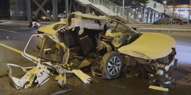 Büyükçekmece’de zincirleme trafik kazası: 3 kişi yaralandı