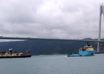 İstanbul ve Çanakkale boğazlarından 6 ayda 40 bin gemi geçti