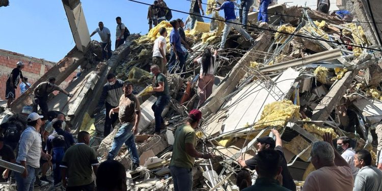 Kolombiya’da 7,4 büyüklüğündeki depremin ardından “Ulusal Afet Durumu” ilan edildi