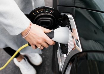 Küresel elektrikli araç satışları temmuzda yıllık bazda yüzde 9 artışla 1,85 milyon oldu