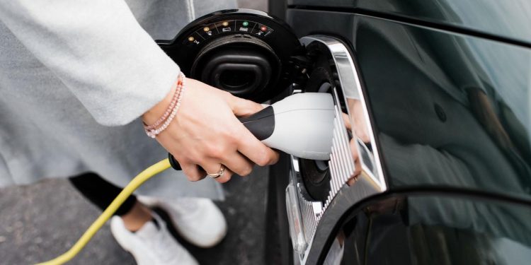Küresel elektrikli araç satışları temmuzda yıllık bazda yüzde 9 artışla 1,85 milyon oldu