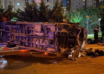 Esenler’de makas atan minibüs kazaya neden oldu: 1 ölü, 5 yaralı
