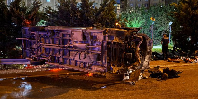 Esenler’de makas atan minibüs kazaya neden oldu: 1 ölü, 5 yaralı