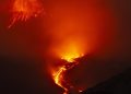 İtalya’da Etna Yanardağı’nın patlamasıyla oluşan kül bulutu uçuşları aksattı