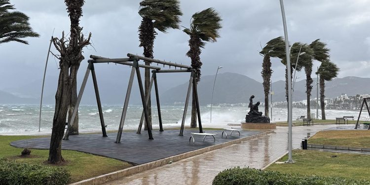 Batı Akdeniz için fırtına uyarısı